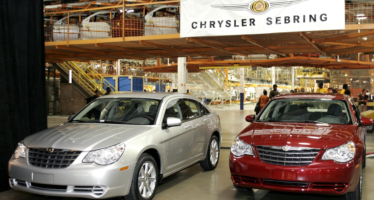 Сотрудники Chrysler проводят обед за пивом и наркотиками