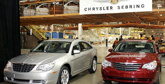 Сотрудники Chrysler проводят обед за пивом и наркотиками