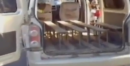 В китайском автобусе поместилось больше человек, чем в "Богдане" (видео)