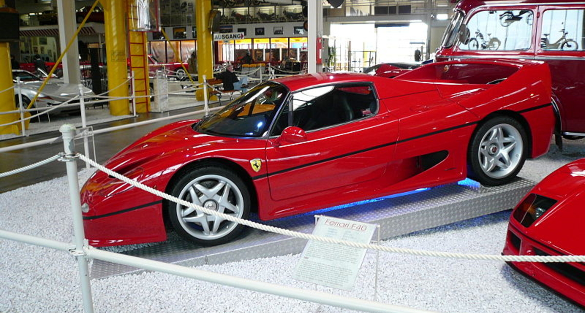 Агент ФБР безнаказанно разбил Ferrari F50