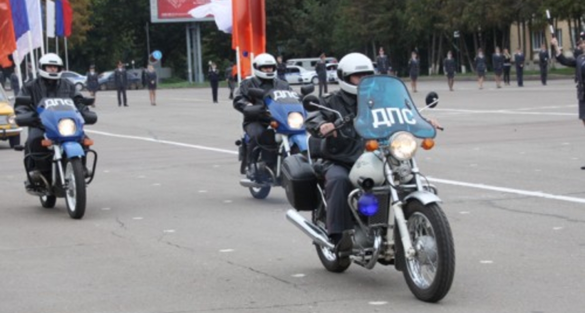 Авторы учебника по математике высмеяли гаишников