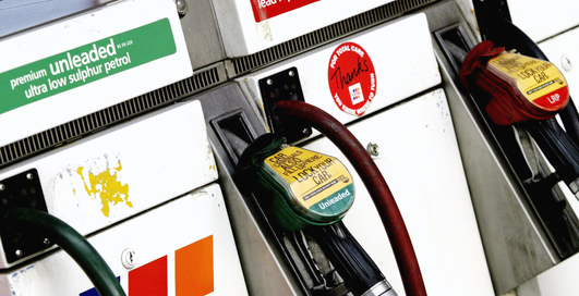 Британские грабители не ушли далеко из-за пустого бака