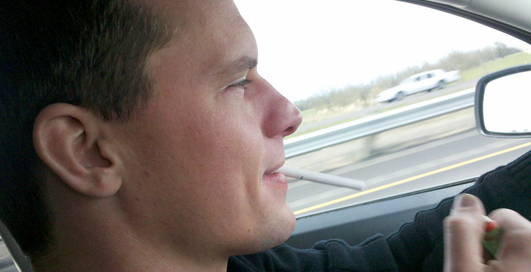 Курение за рулем окажется вне закона