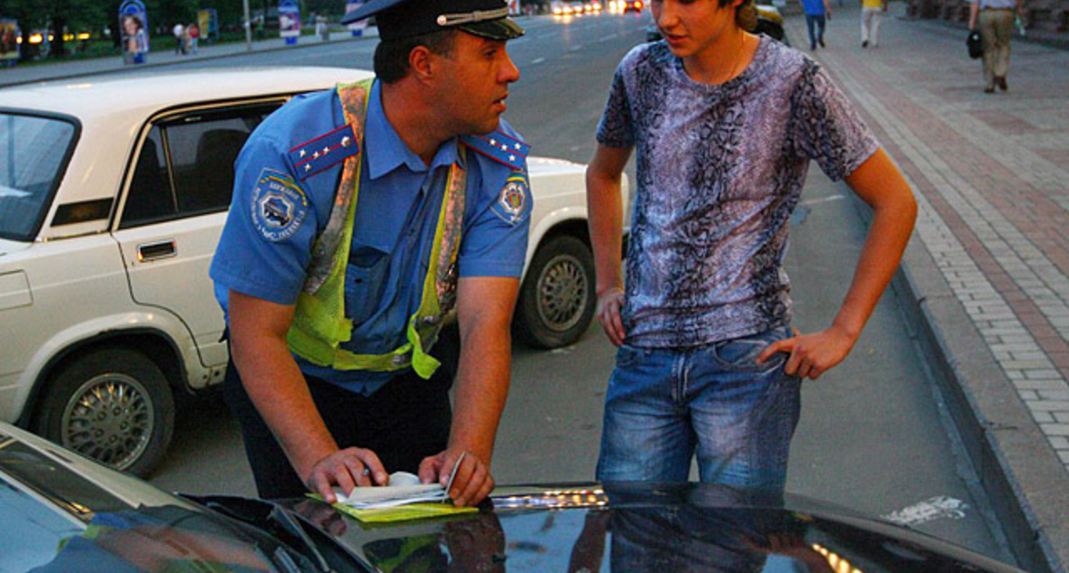 Когда гаишники имеют право останавливать водителей