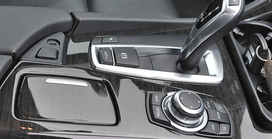 Для авто с "автоматом" придумают отдельную категорию в правах