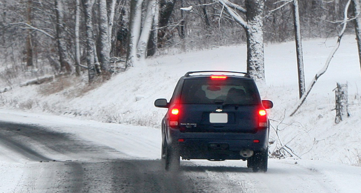 ГАИ призывает не шутить со снегом