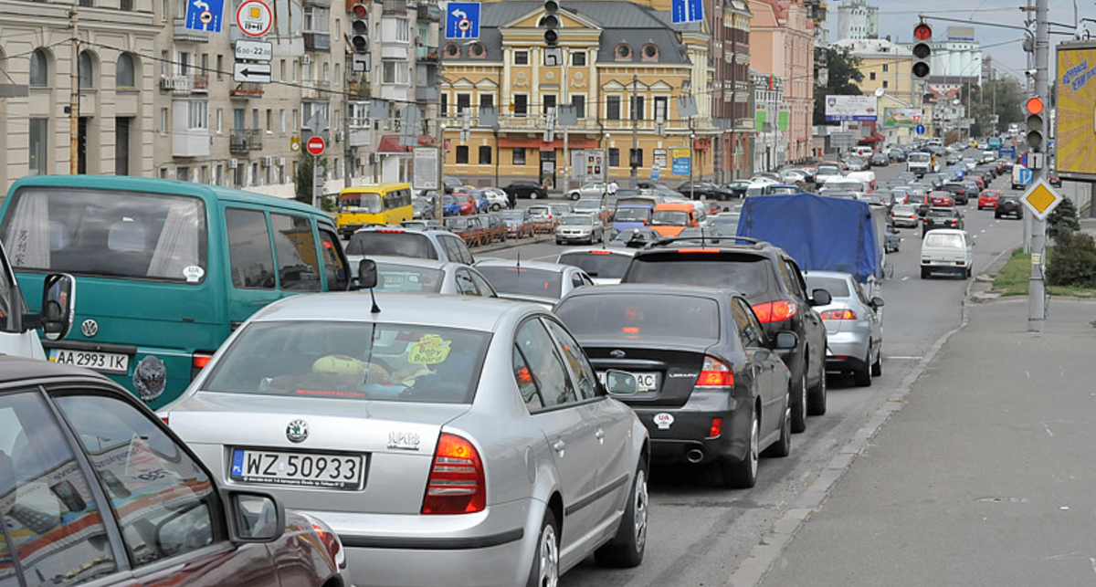 Киевляне теряют в пробках 12 тыс. грн. ежегодно