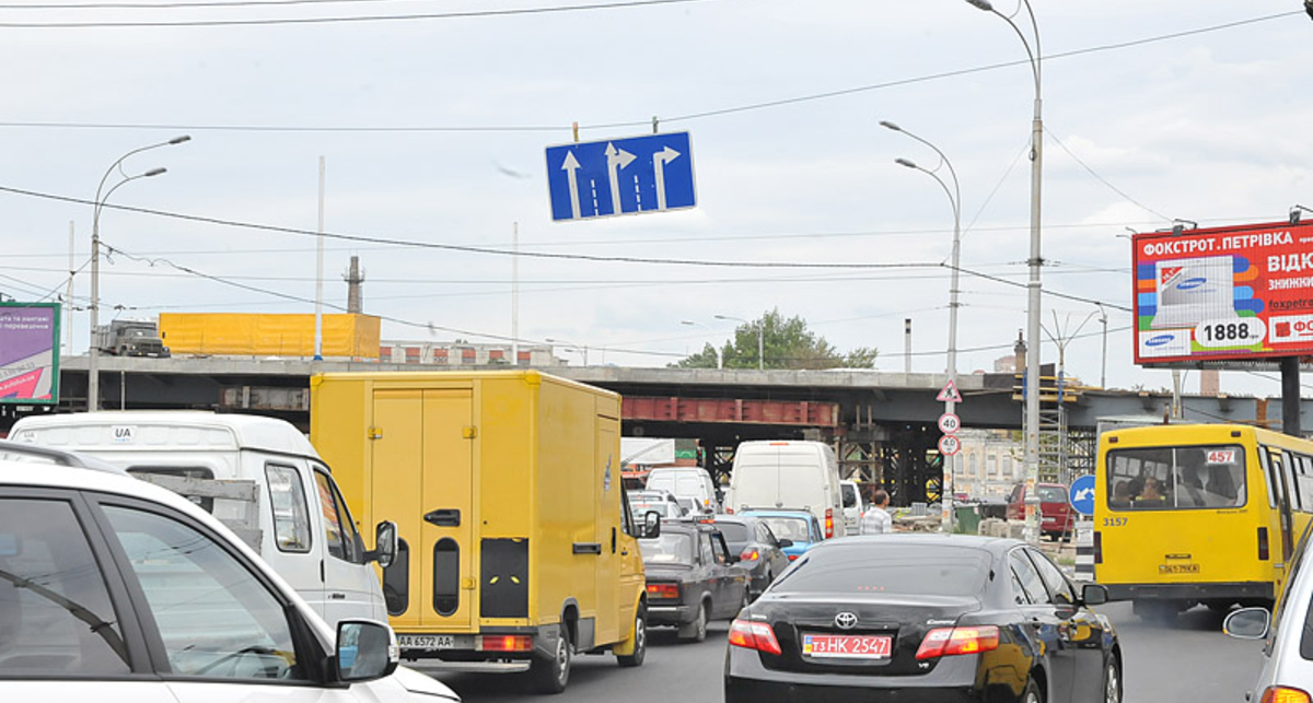 Столичным водителям организуют сложности на дороге