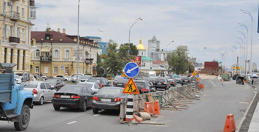 В столичных пробках обвинили дороги и мосты