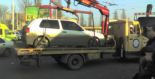 Коммунальщики нашли повод вернуть эвакуаторы
