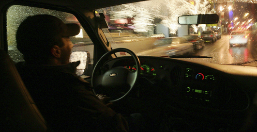 Каждый восьмой водитель спит за рулем