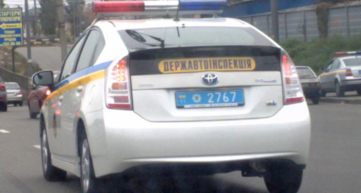 Столичные гаишники колесят на дорогих гибридах (фото)