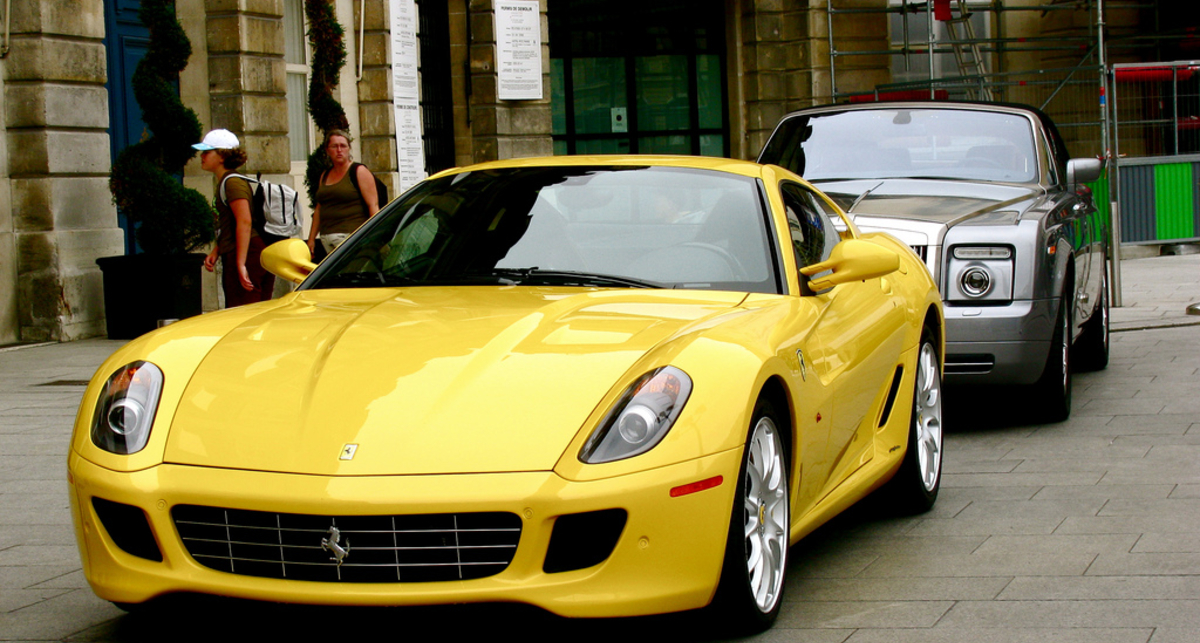 Ferrari экс-президента Туниса присвоили повстанцы (видео)