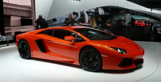 Как собрать новейший Lamborghini за 2 минуты 21 секунду? (видео)