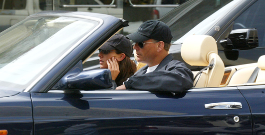 Жан-Клод ван Дамм утопил свой автомобиль