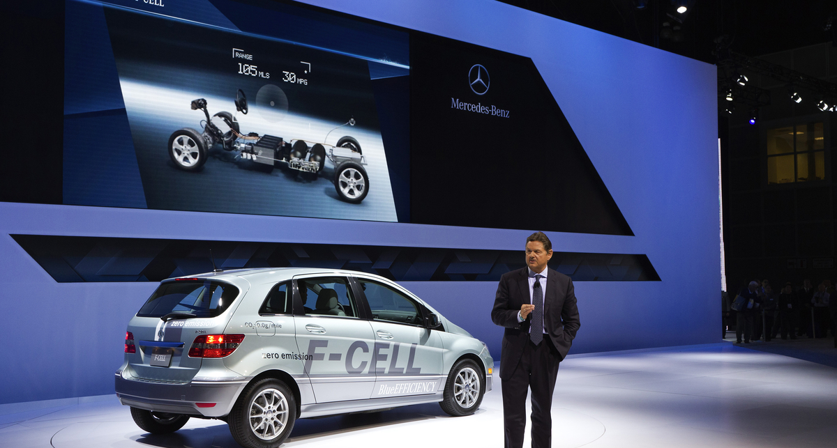 Руководитель Mercedes лишился поста из-за домработницы