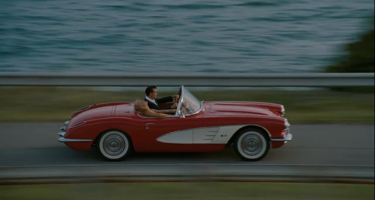 Джонни Деппу подарили Chevrolet Corvette 1959 года