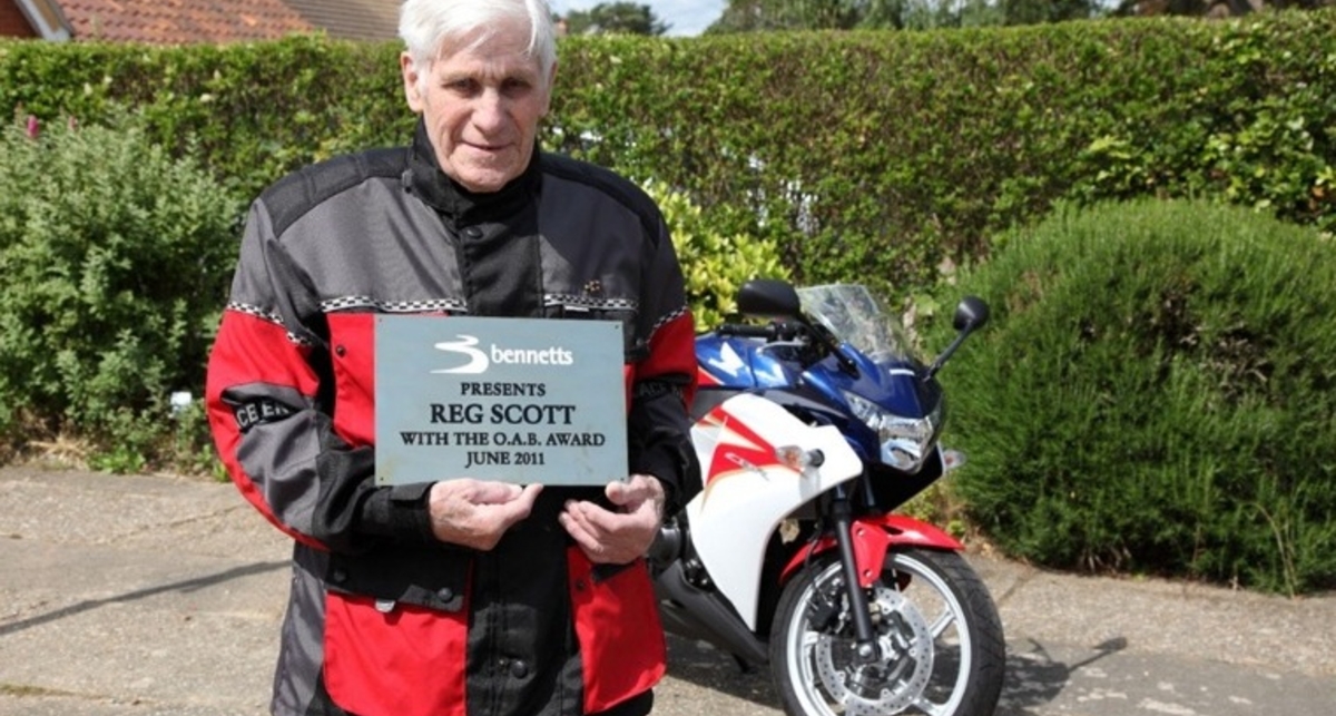Самому пожилому британскому байкеру стукнуло 94 года