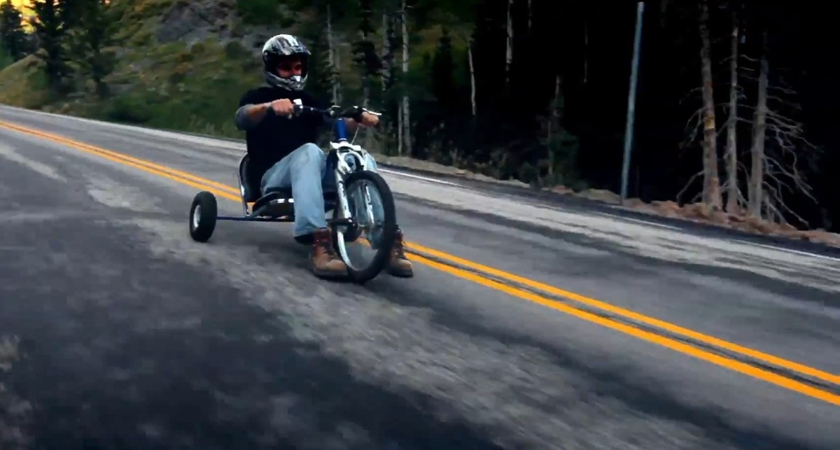 Трехколесные велосипеды разогнали по серпантину до 90 км/час (видео)