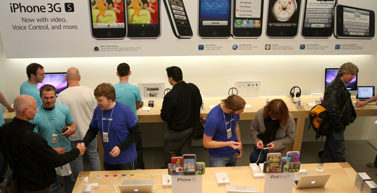 Apple готовит универсальный iPhone