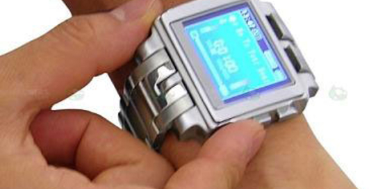 Thanko представила часы с видеокамерой