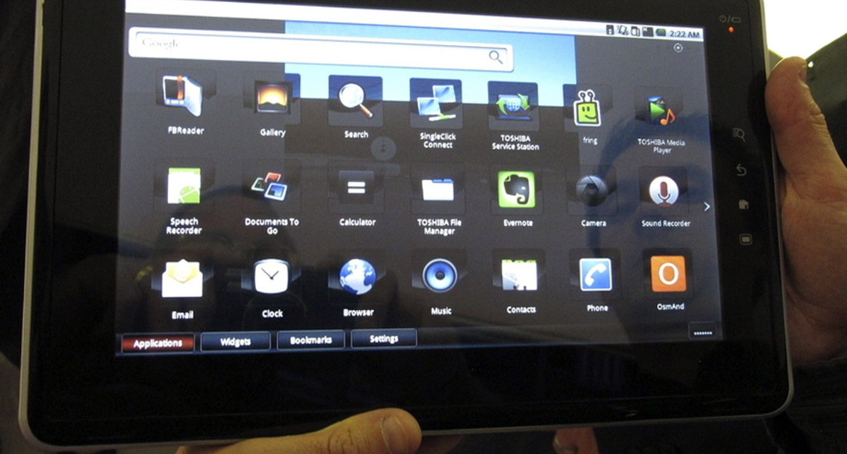 Toshiba Folio 100 оказался 