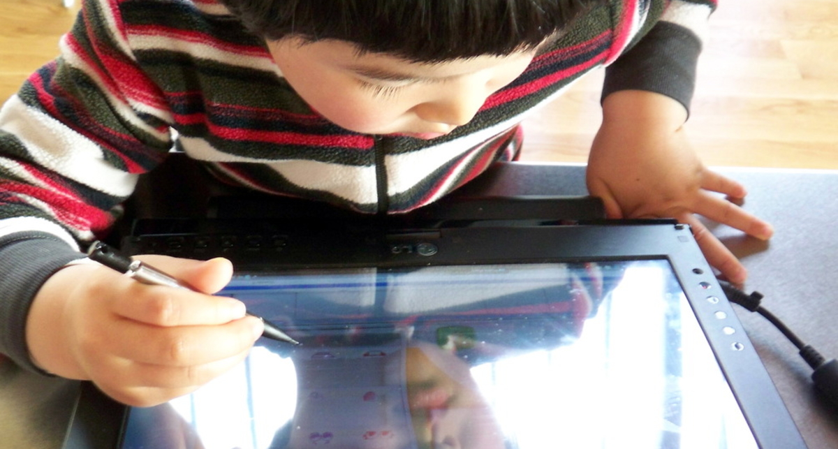 Планшет LG E-Note работает на Windows 7