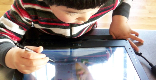 Планшет LG E-Note работает на Windows 7