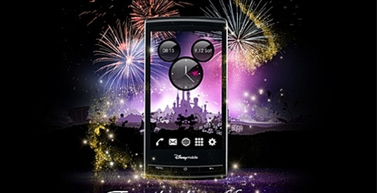 Смартфон с Микки-Маусом