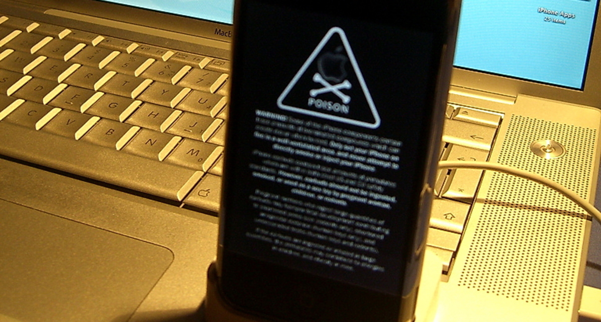 Apple iPhone предупреждает пользователя (видео)