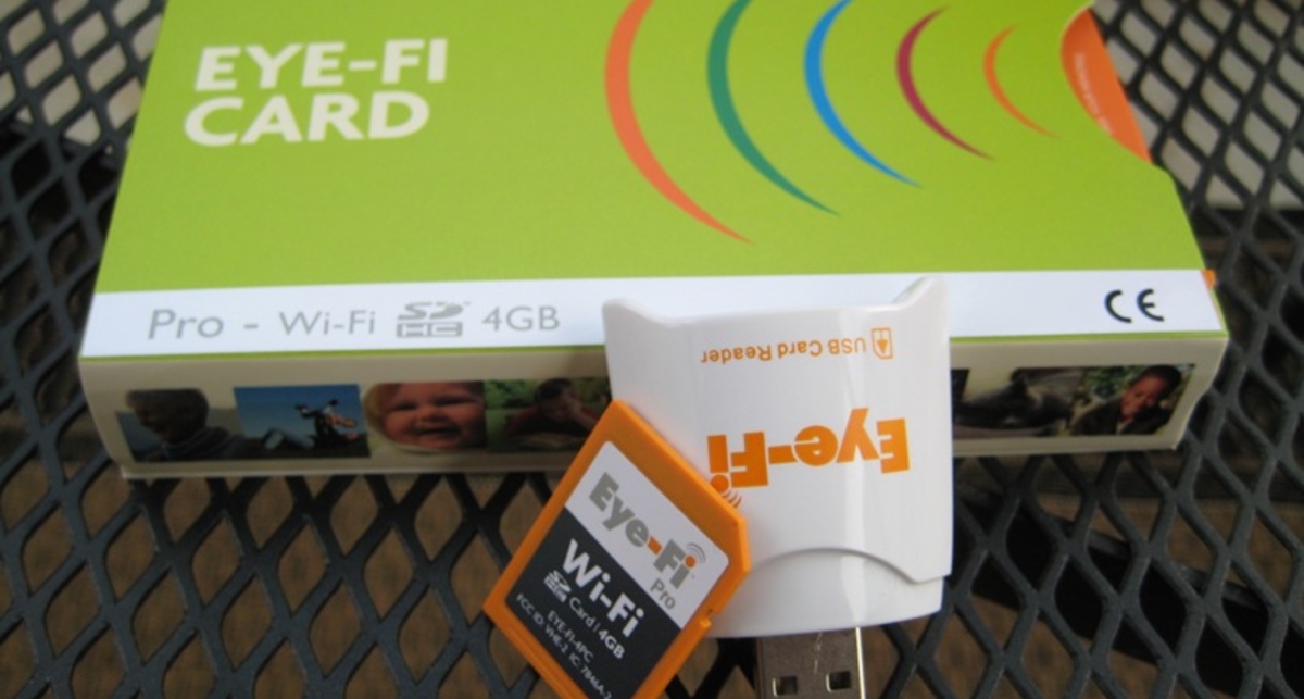 В карту памяти вставили модуль Wi-Fi