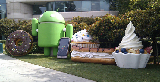 86% Android-смартфонов работают на "Эклерах" и "Йогуртах"