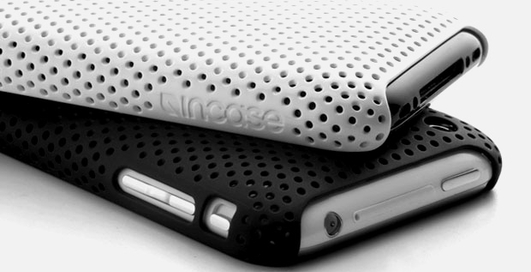 В iPhone вмонтировали открывалку для пива