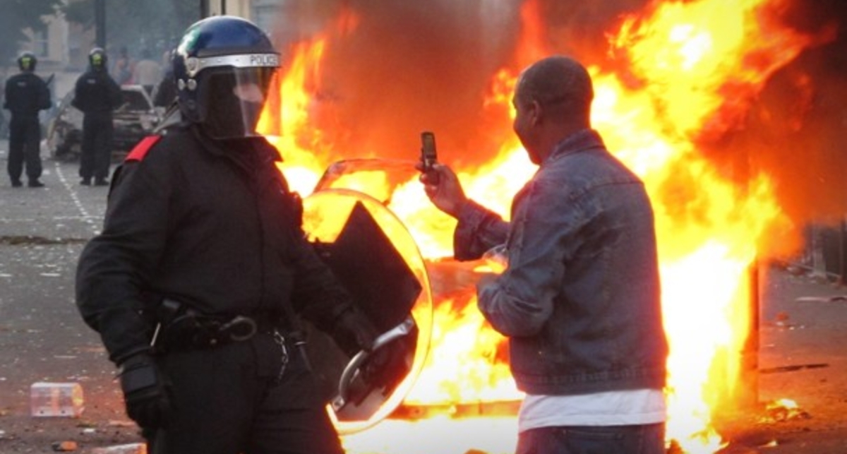 Blackberry помогает организовывать беспорядки в Лондоне