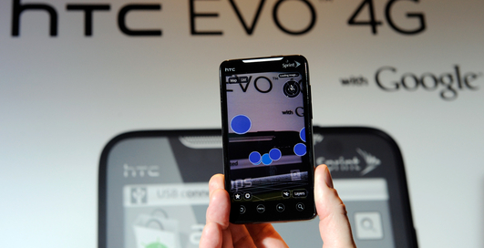 HTC Evo 3D станет гламурным