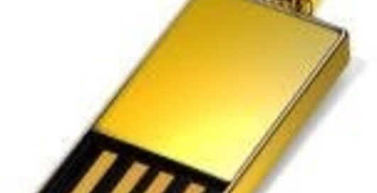 Корпус новой флешки покрыт 18-каратным золотом