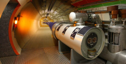 Большой адронный коллайдер почти починили