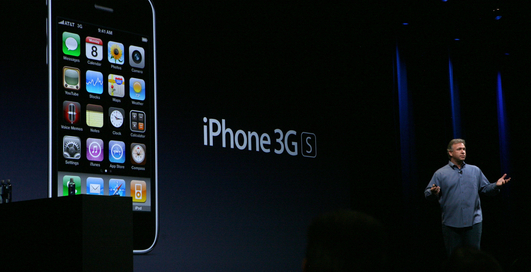 Новый iPhone поступил в продажу