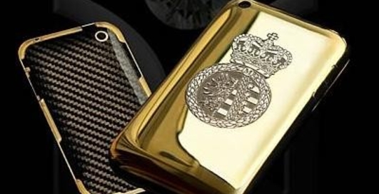 Чехол для iPhone стоит почти ?78 тыс.