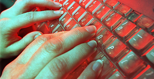 Microsoft выпустит беспроводную клавиатуру на Bluetooth