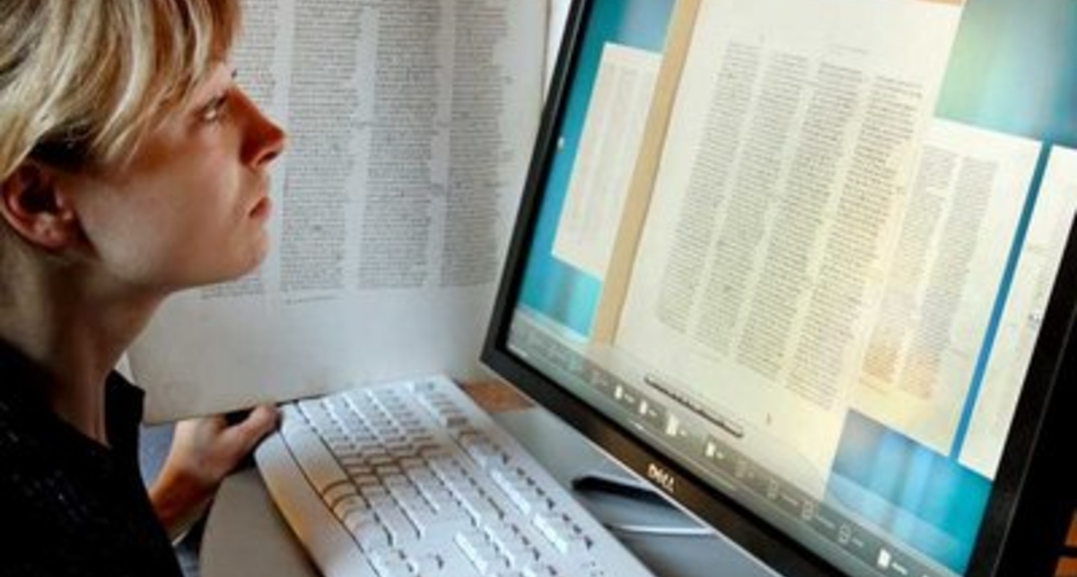 Openmoko WikiReader - электронная карманная энциклопедия
