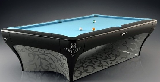 Бильярдный стол украшают платиной