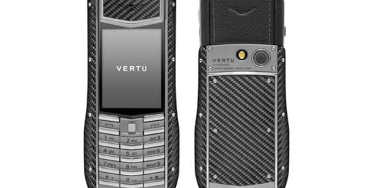Vertu представляет телефон из карбона