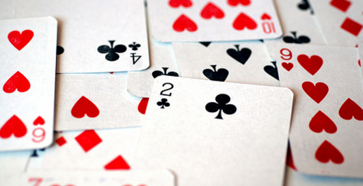 Для игры в карты создан сенсорный стол