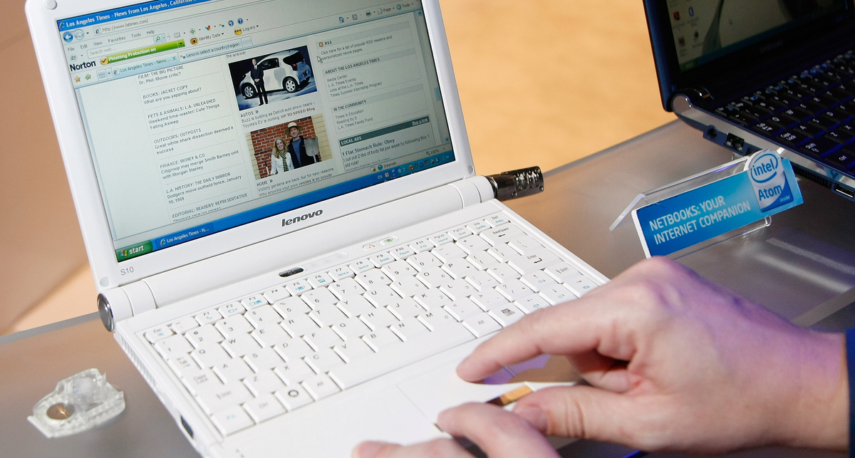 Lenovo представила ноутбук со съемным экраном