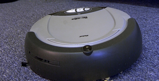Робот-пылесос умеет подключаться к интернету