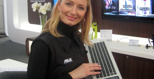 ASUS выпустила компьютер-клавиатуру