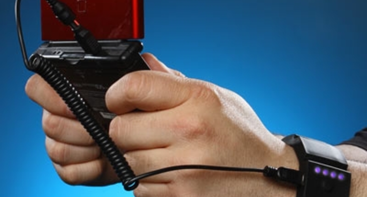 В Японии создан концепт  компьютера в форме  браслета