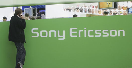 Sony Ericsson создала телефон из переработанных бутылок