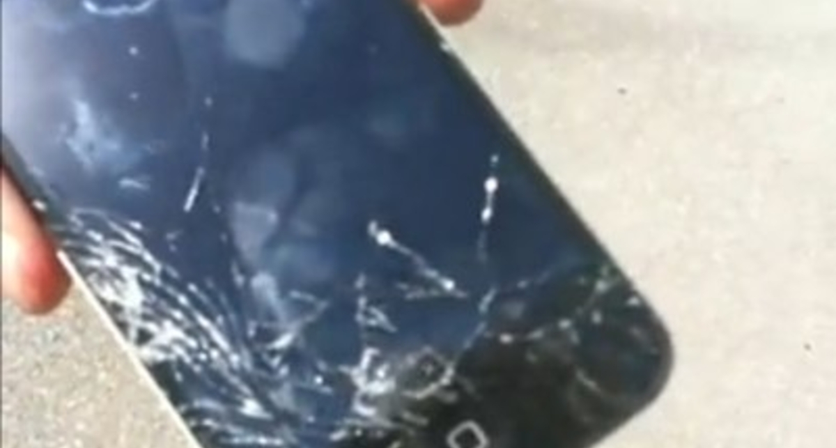 Первый краш-тест iPhone 4 (видео)